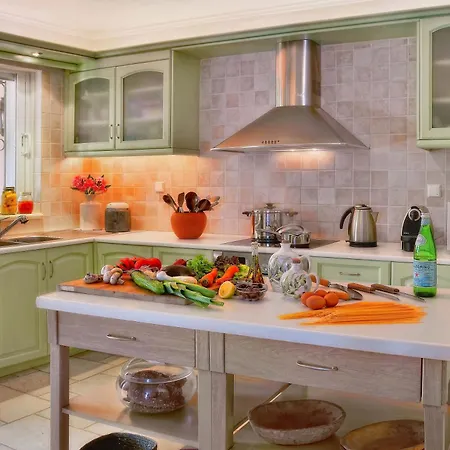 Domina - Private & Tender Platform