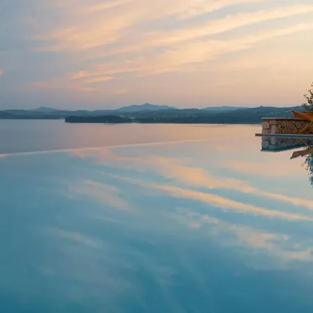 Villa Domina - Private & Tender Platform Pyrgi (Corfu)