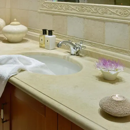 Domina - Private & Tender Platform *